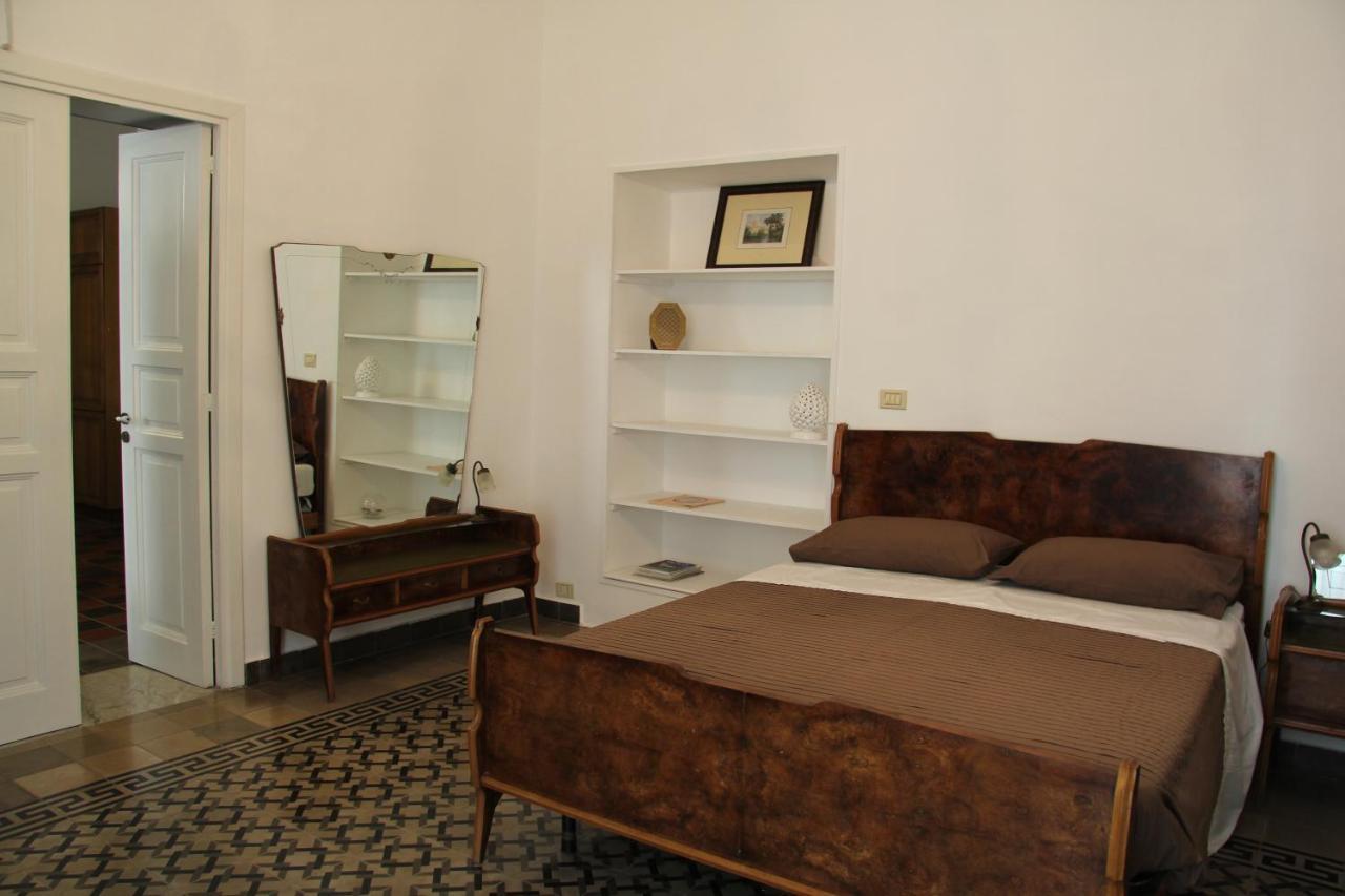 סירקוזה Casa Vacanza Icaros, Ortigia Hictoric Center, 200 Mt From The Beach מראה חיצוני תמונה