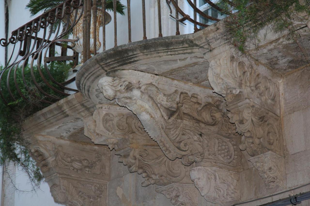 סירקוזה Casa Vacanza Icaros, Ortigia Hictoric Center, 200 Mt From The Beach מראה חיצוני תמונה