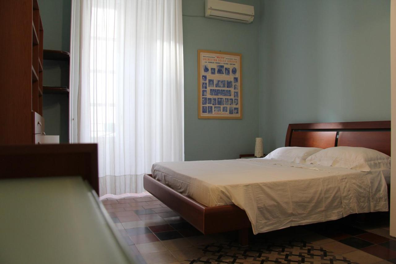 סירקוזה Casa Vacanza Icaros, Ortigia Hictoric Center, 200 Mt From The Beach מראה חיצוני תמונה