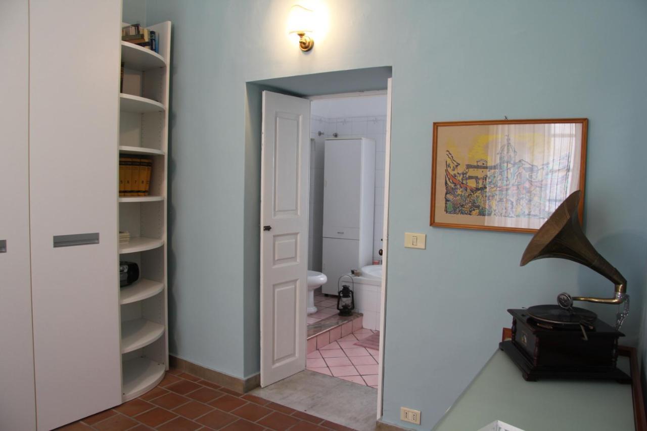 סירקוזה Casa Vacanza Icaros, Ortigia Hictoric Center, 200 Mt From The Beach מראה חיצוני תמונה