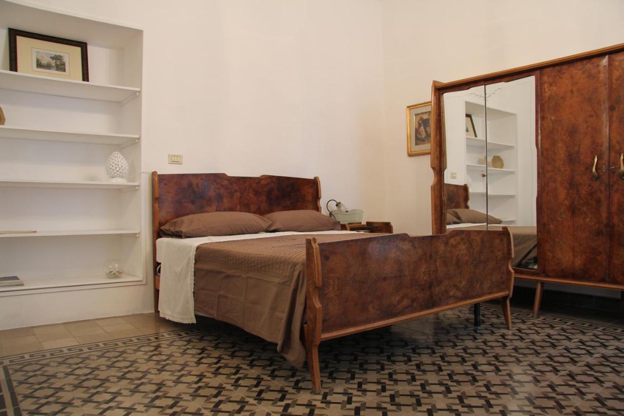 סירקוזה Casa Vacanza Icaros, Ortigia Hictoric Center, 200 Mt From The Beach מראה חיצוני תמונה