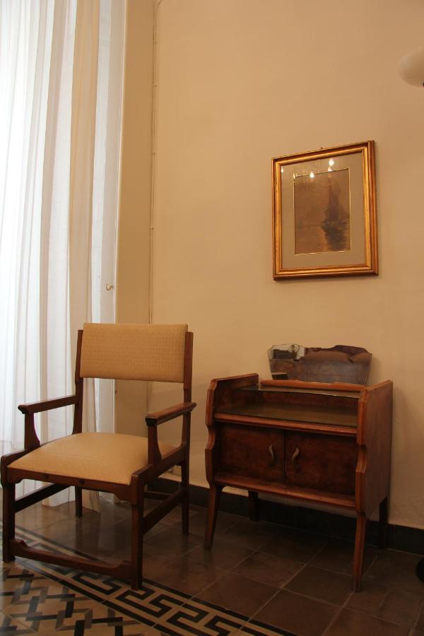 סירקוזה Casa Vacanza Icaros, Ortigia Hictoric Center, 200 Mt From The Beach מראה חיצוני תמונה