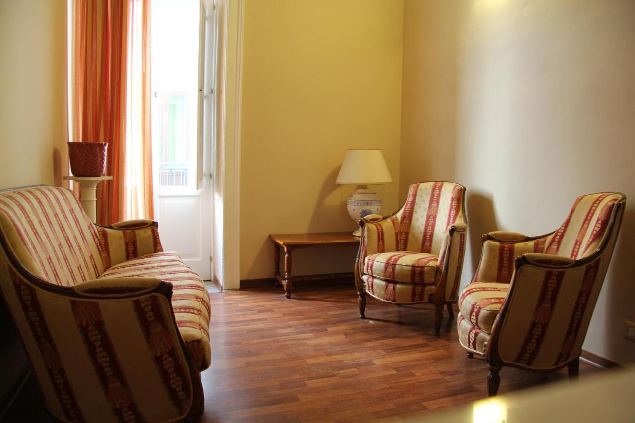 סירקוזה Casa Vacanza Icaros, Ortigia Hictoric Center, 200 Mt From The Beach מראה חיצוני תמונה