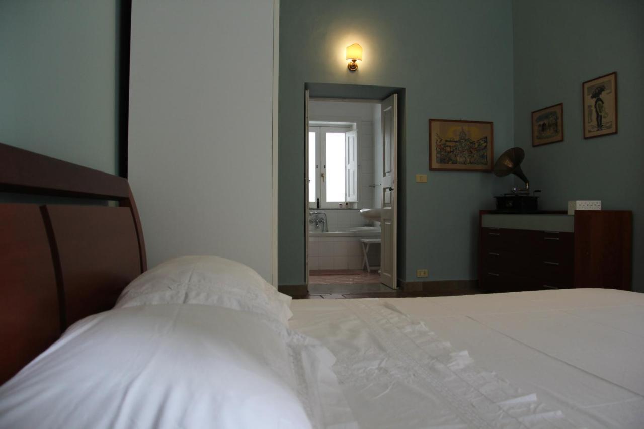 סירקוזה Casa Vacanza Icaros, Ortigia Hictoric Center, 200 Mt From The Beach מראה חיצוני תמונה
